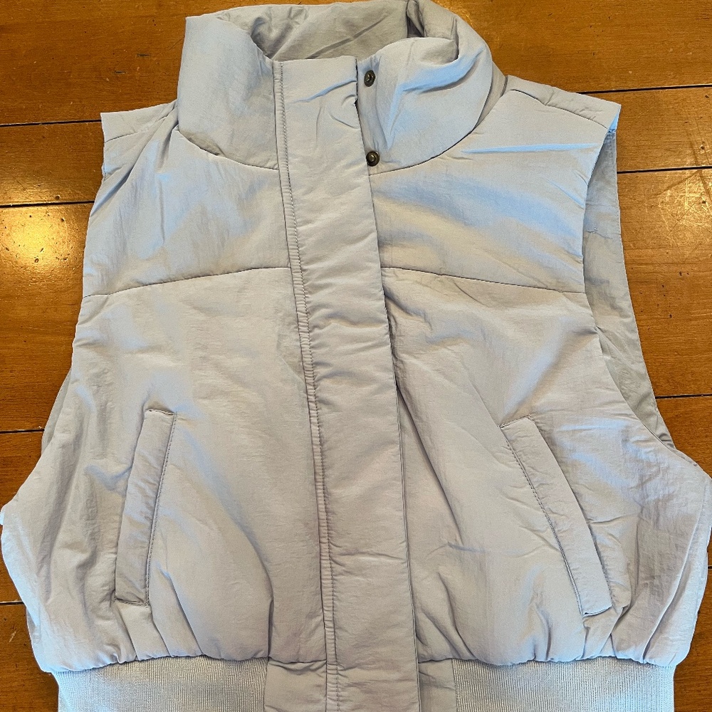 Women's Thread and Supply Puffer vest in Windsurfer Blue (Size M) New with Tags